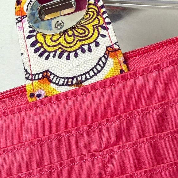 NWT Vera Bradley Clementine Turn Lock Wallet Retired Pattern Quilted Organizer - Picture 7 of 8